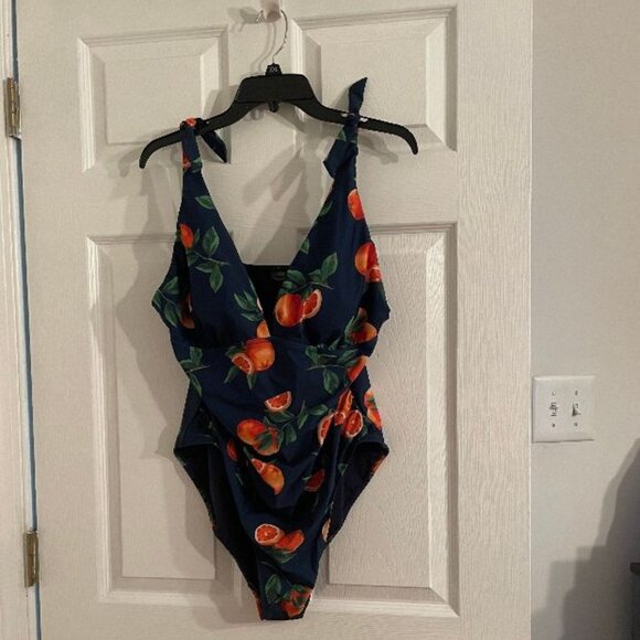 👙👙 COLORFUL CITRUS ORANGE ONE PIECE SWIM SUIT LOW CUT  - NWT - XXL w/ sarong - Picture 2 of 10